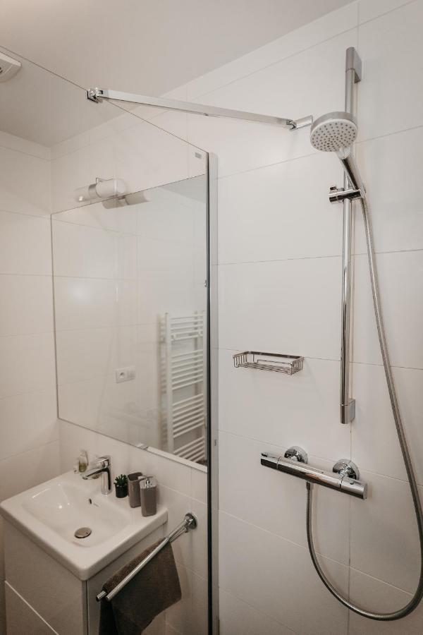 Old Town City Center Apartment 2 - Private Parking Included Kassa Kültér fotó